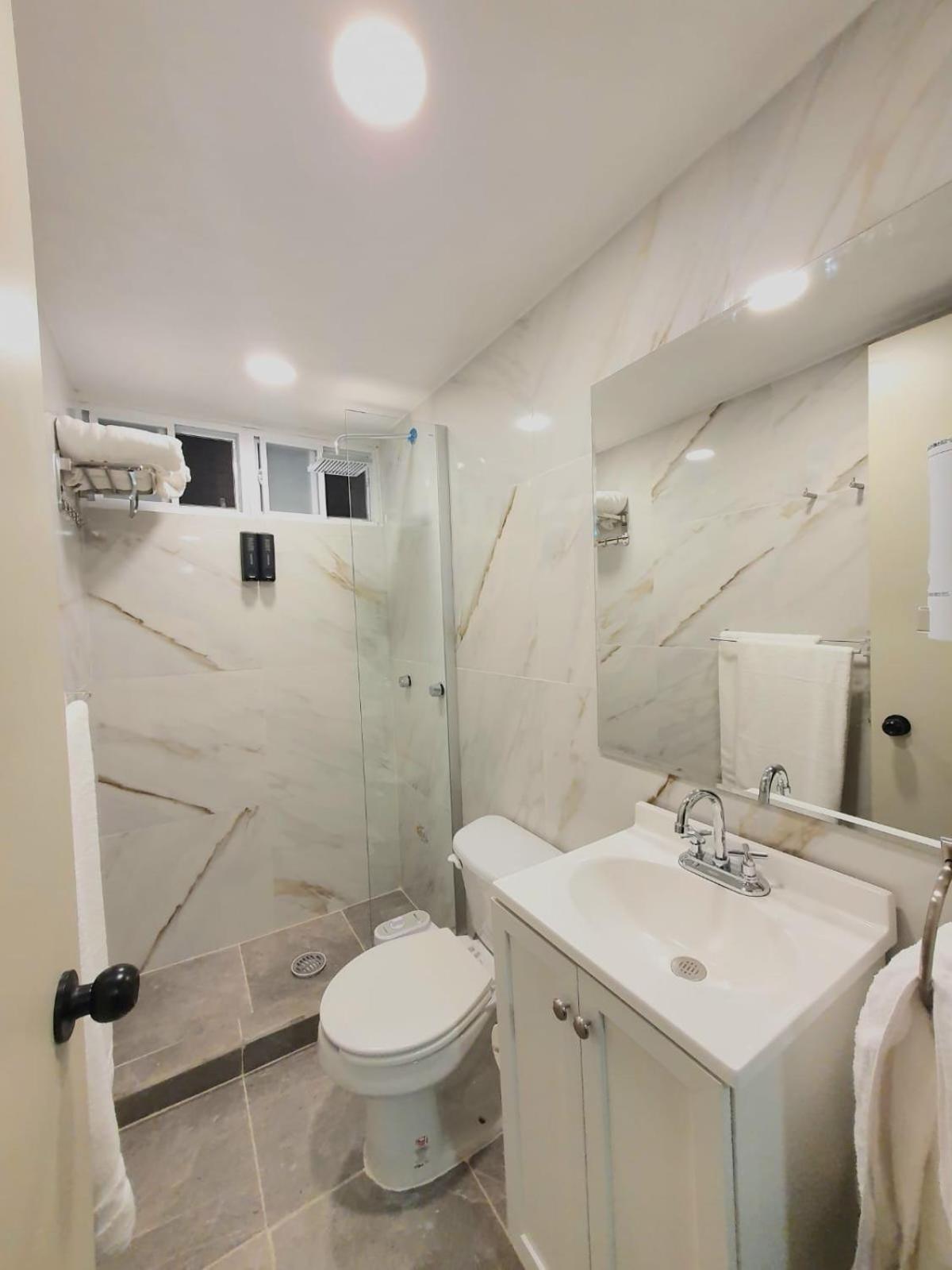 Lindas Suites Eugenio Sue Mexico City Luaran gambar